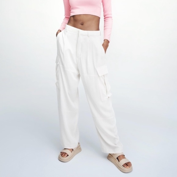 ✅SOLD✅ZARA RUBBERISED FLAT SPORTY SANDALS - Picture 2 of 15